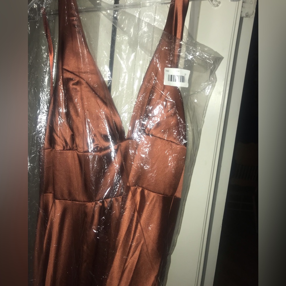 Woman’s gown plus size previenes